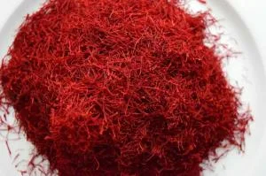تصویر 2 از زعفران نرمه اعلا با بسته‌ بندی ویژه و کیفیت بالا برای مصرف خانگی